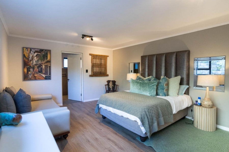 5 Bedroom Property for Sale in De Kelders Western Cape